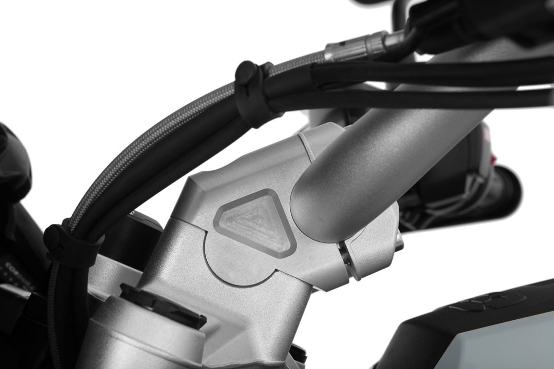 41970-111_05_1500_blank 41970-111_05_1500_blank