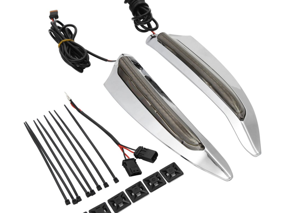 CACHE LATERALE AVANT CHROME AVEC LED HONDA GOLDWING 18-23